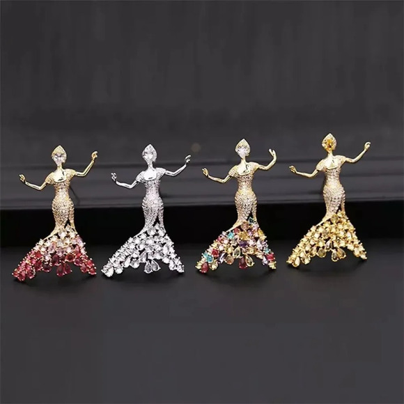 VQ Lady Brooch - Picture 5 of 6